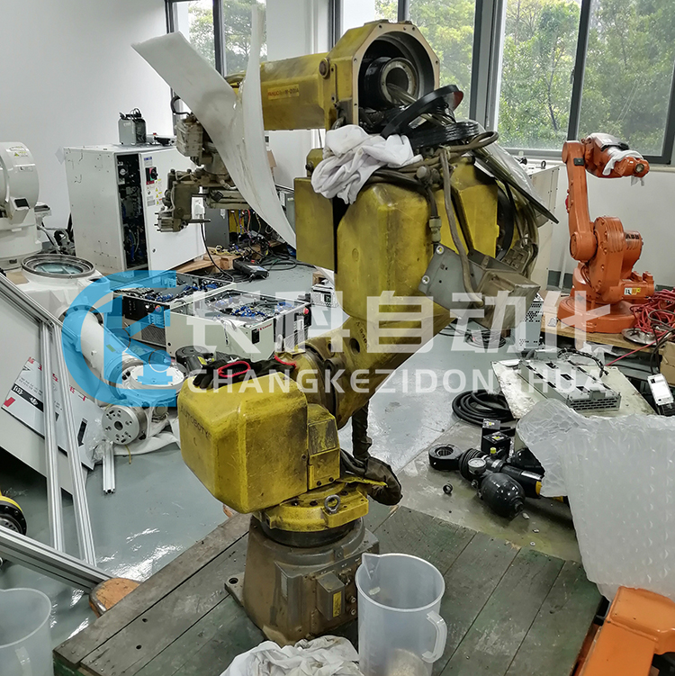 發(fā)那科機器人M-20iA減速機漏油維修 發(fā)那科機器人M-20iA減速機漏油維修